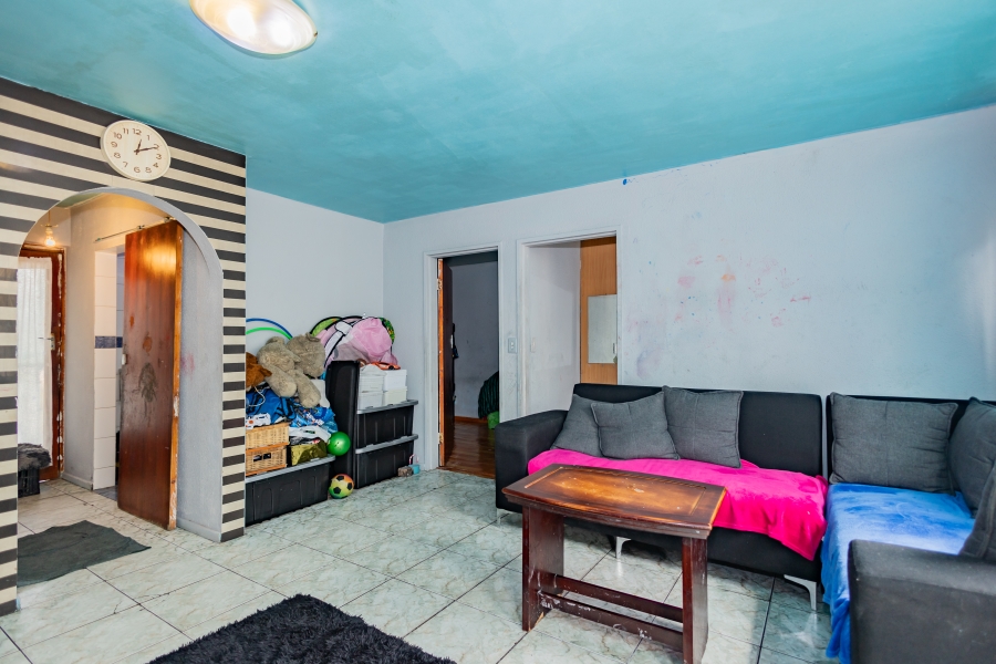 2 Bedroom Property for Sale in Oakdene Western Cape